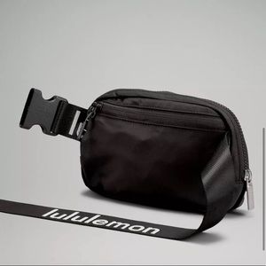 Lululemon belt bag
